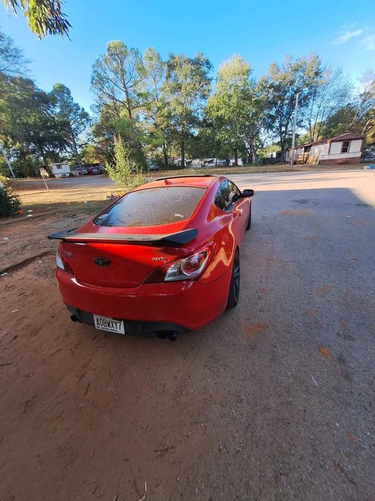 2010 Hyundai Genesis Coupe - Image 2 of 6