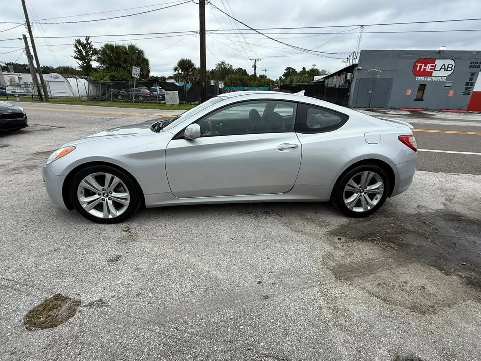 2010 Hyundai Genesis Coupe - Image 4 of 17