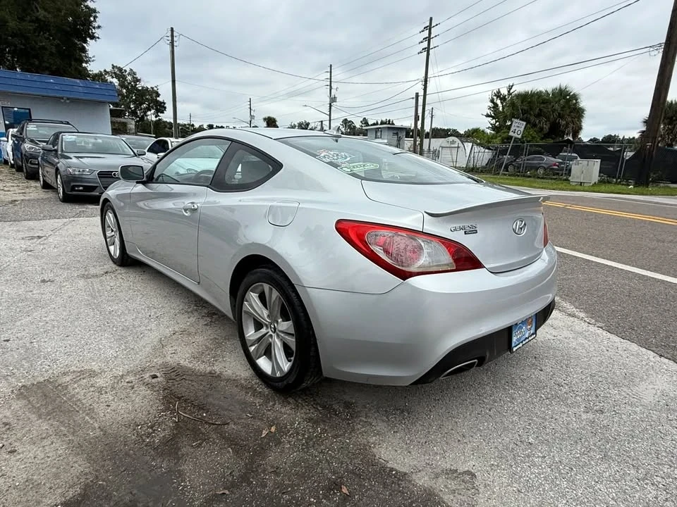 2010 Hyundai Genesis Coupe - Image 5 of 17