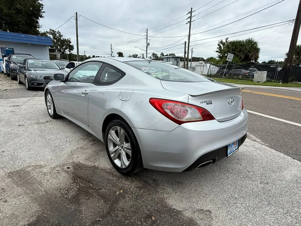 2010 Hyundai Genesis Coupe - Image 5 of 17