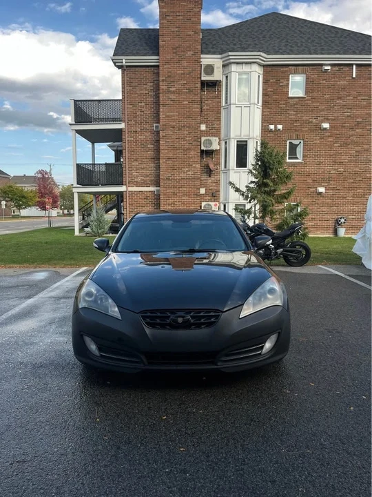 2010 Hyundai Genesis Coupe - Image 2 of 10