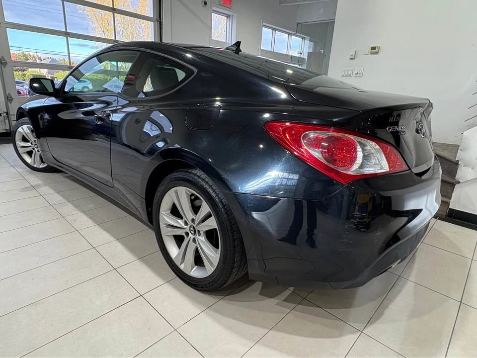 2010 Hyundai Genesis Coupe - Image 4 of 12