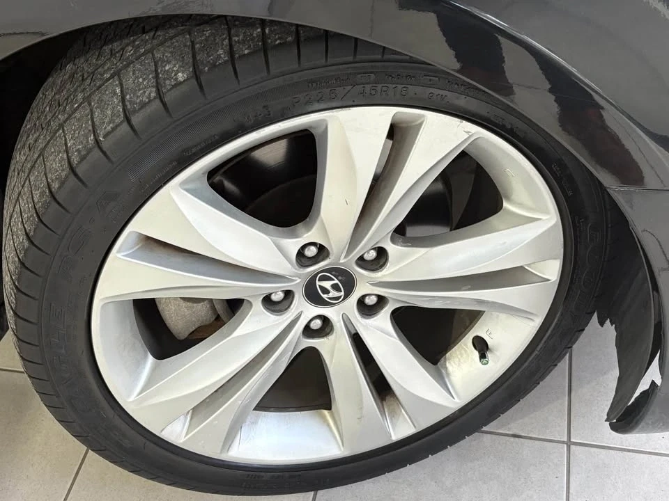 2010 Hyundai Genesis Coupe - Image 12 of 12
