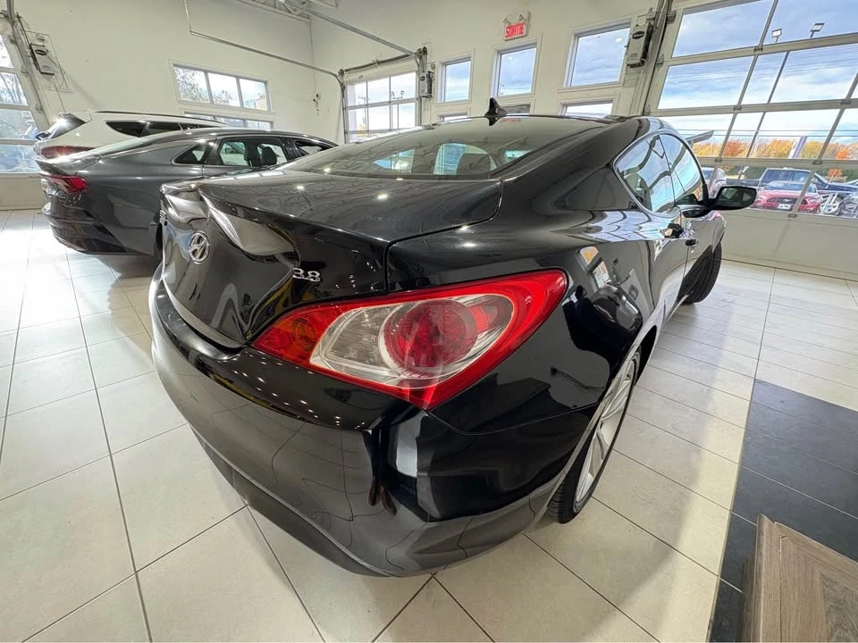 2010 Hyundai Genesis Coupe - Image 2 of 12