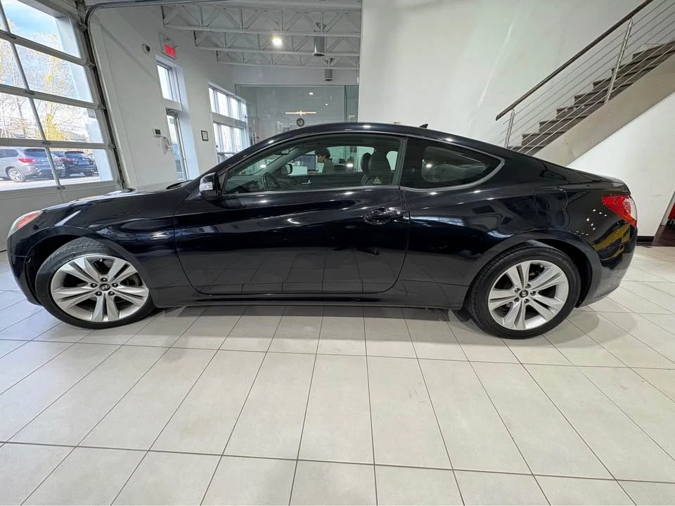 2010 Hyundai Genesis Coupe - Image 5 of 12