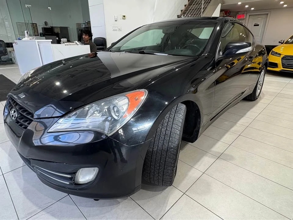 2010 Hyundai Genesis Coupe - Image 6 of 12