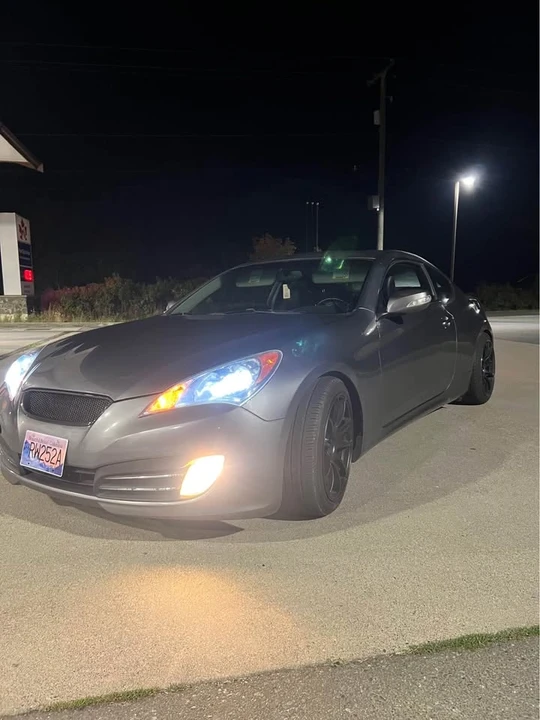2010 Hyundai Genesis Coupe - Image 4 of 6