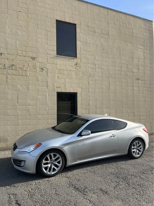 2010 Hyundai Genesis Coupe - Image 7 of 10