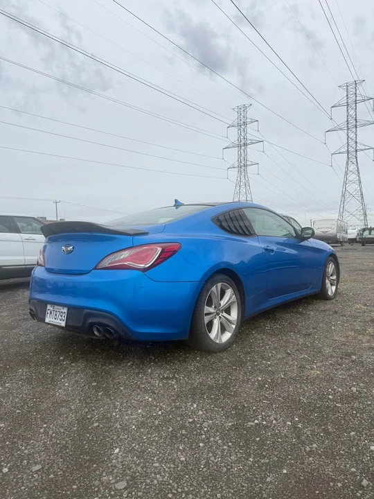2010 Hyundai Genesis Coupe - Image 4 of 13