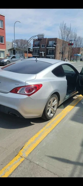 2010 Hyundai Genesis Coupe - Image 4 of 6