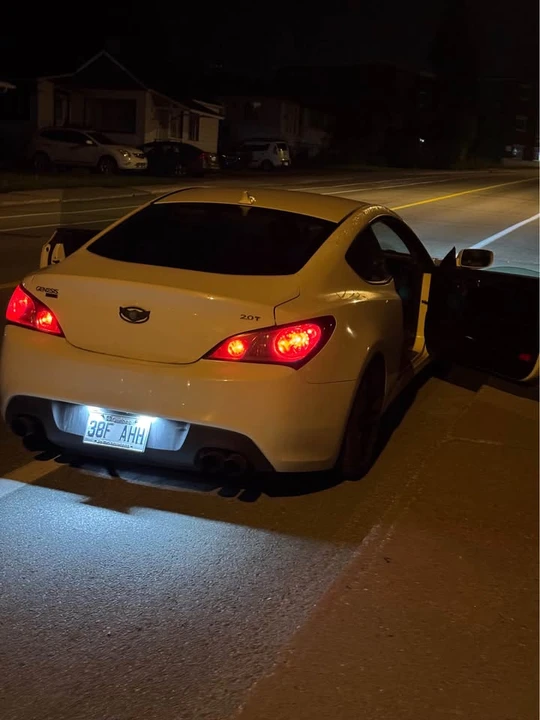 2010 Hyundai Genesis Coupe - Image 3 of 8