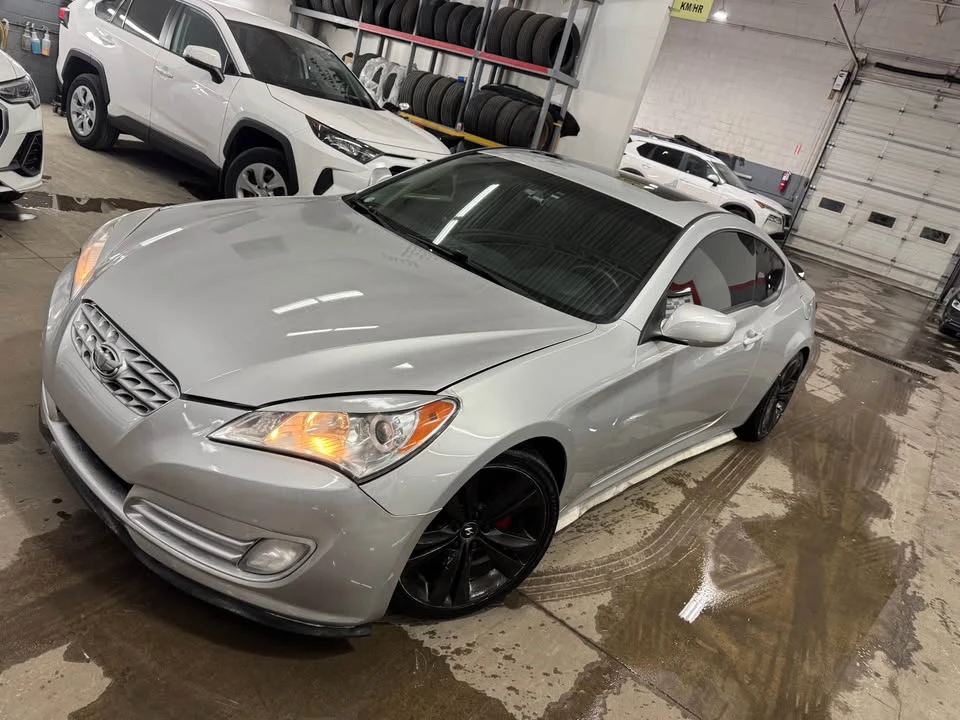 2010 Hyundai Genesis Coupe - Image 5 of 16