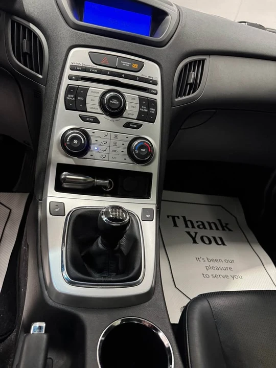 2010 Hyundai Genesis Coupe - Image 12 of 16