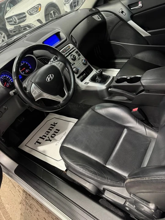 2010 Hyundai Genesis Coupe - Image 14 of 16