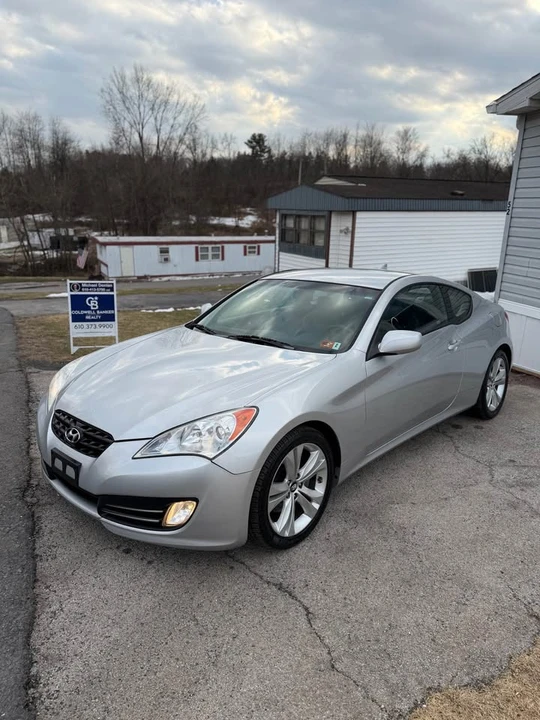 2010 Hyundai Genesis Coupe - Image 4 of 7