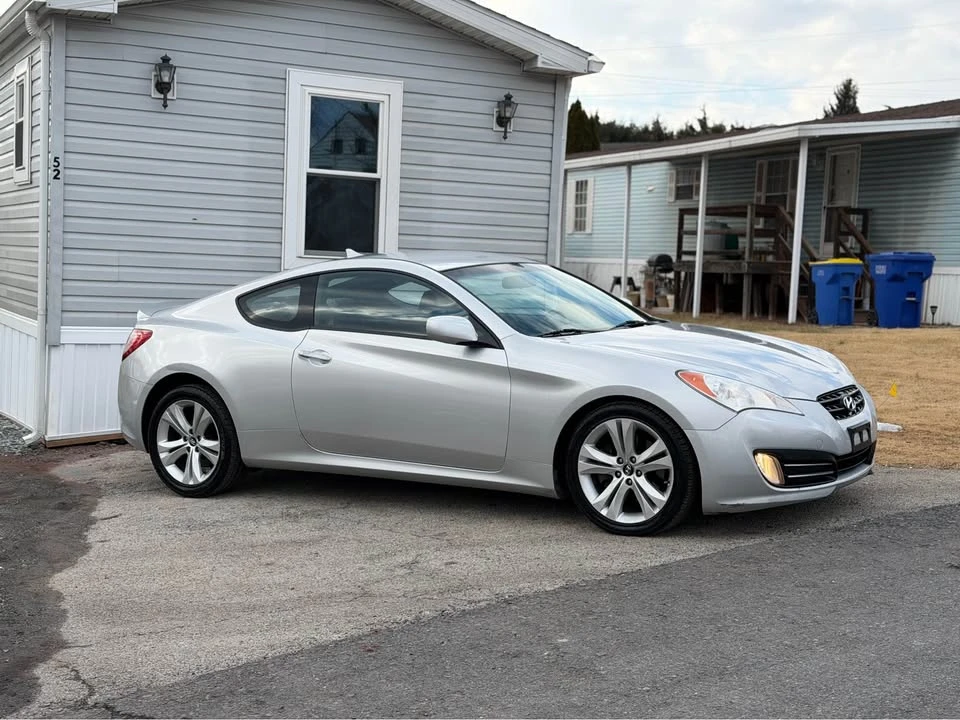 2010 Hyundai Genesis Coupe - Image 5 of 7