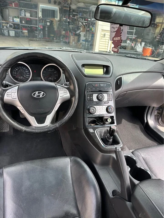 2010 Hyundai Genesis Coupe - Image 3 of 11