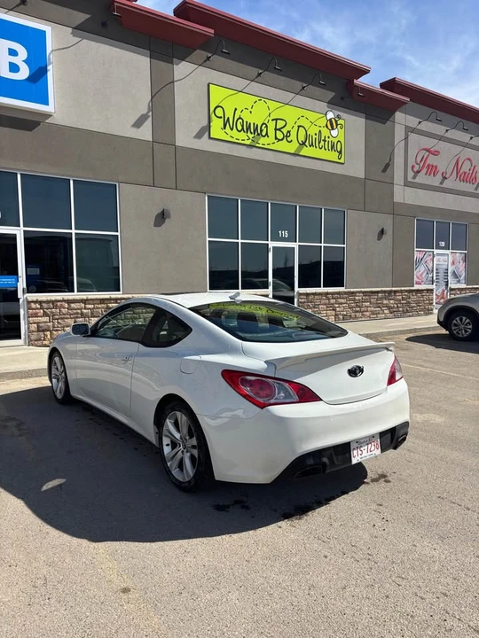 2010 Hyundai Genesis Coupe - Image 8 of 10
