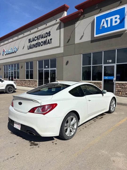 2010 Hyundai Genesis Coupe - Image 2 of 10