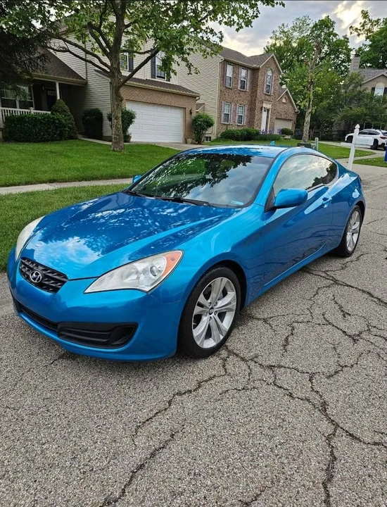 2010 Hyundai Genesis Coupe - Image 2 of 10