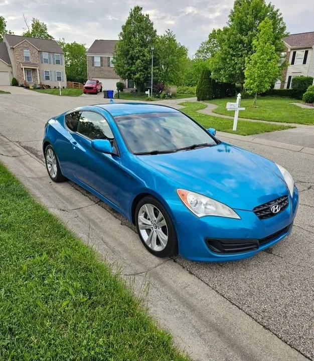 2010 Hyundai Genesis Coupe - Image 6 of 10