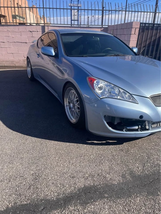 2010 Hyundai Genesis Coupe - Image 2 of 8