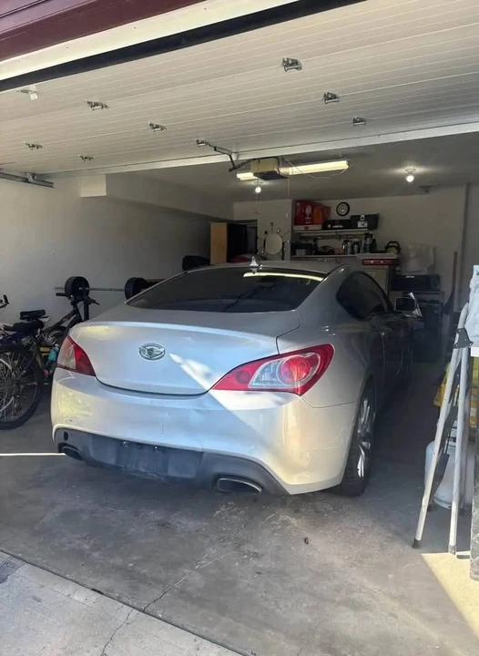 2010 Hyundai Genesis Coupe - Image 2 of 5