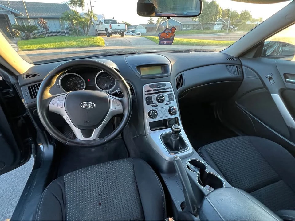 2010 Hyundai Genesis Coupe - Image 9 of 9