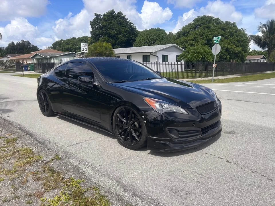 2010 Hyundai Genesis Coupe - Image 2 of 7