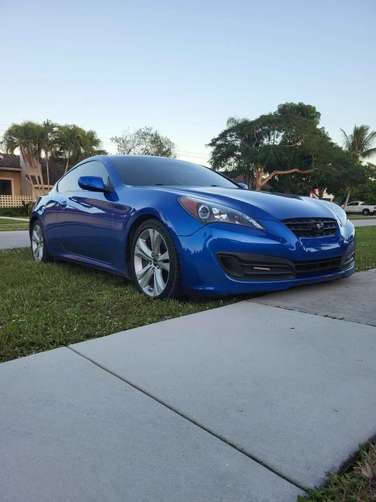 2010 Hyundai Genesis Coupe - Image 4 of 7
