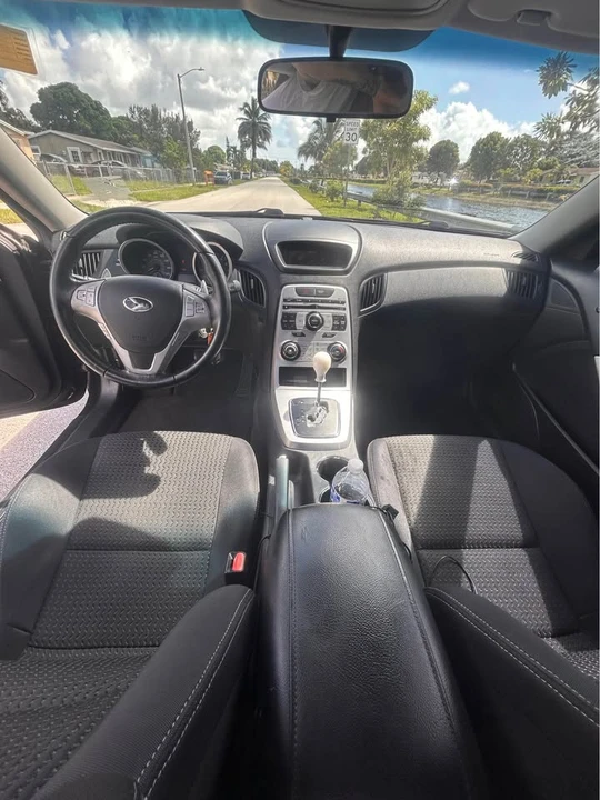 2010 Hyundai Genesis Coupe - Image 7 of 7