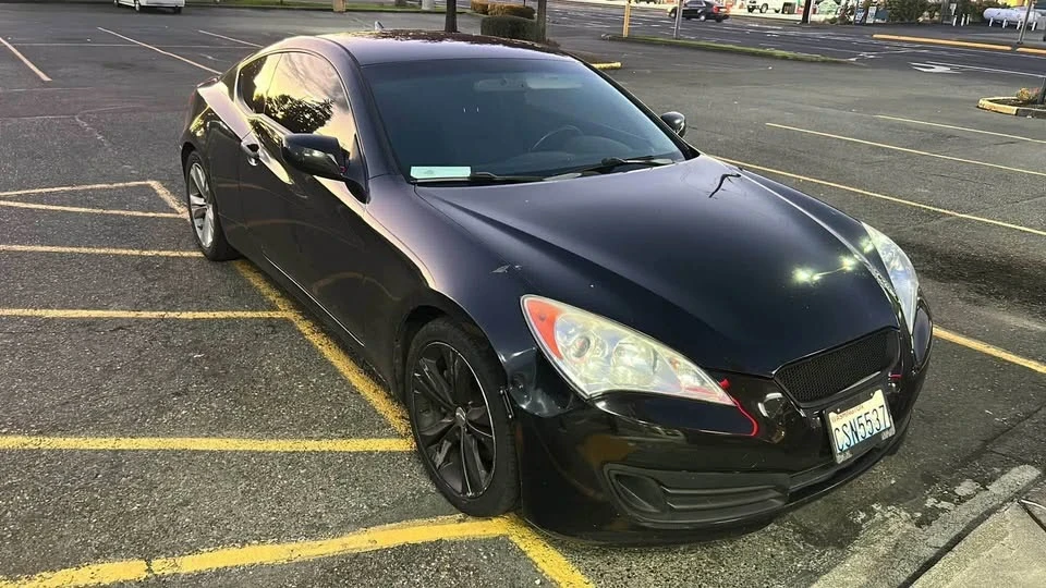 2010 Hyundai Genesis Coupe - Image 2 of 9
