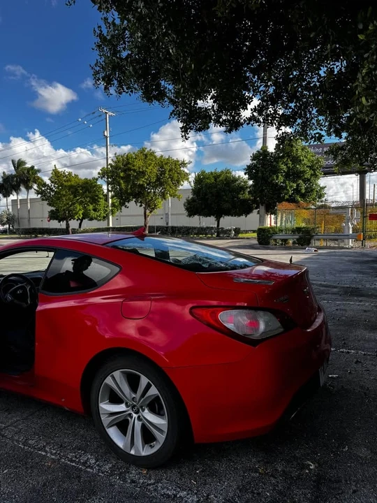 2010 Hyundai Genesis Coupe - Image 5 of 7