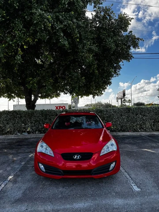 2010 Hyundai Genesis Coupe - Image 2 of 7