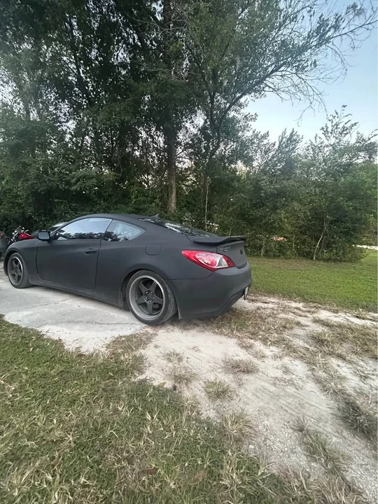 2010 Hyundai Genesis Coupe - Image 4 of 11