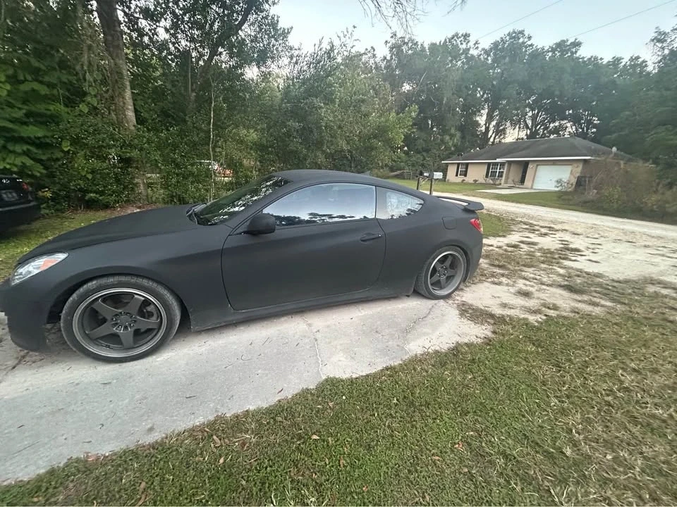 2010 Hyundai Genesis Coupe - Image 2 of 11