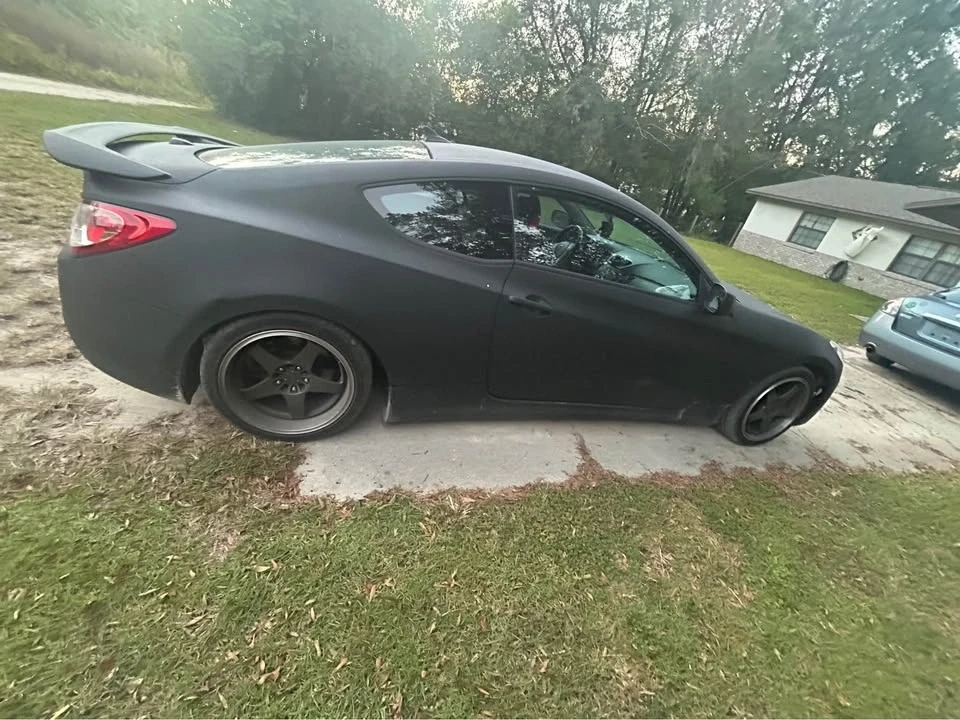 2010 Hyundai Genesis Coupe - Image 7 of 11