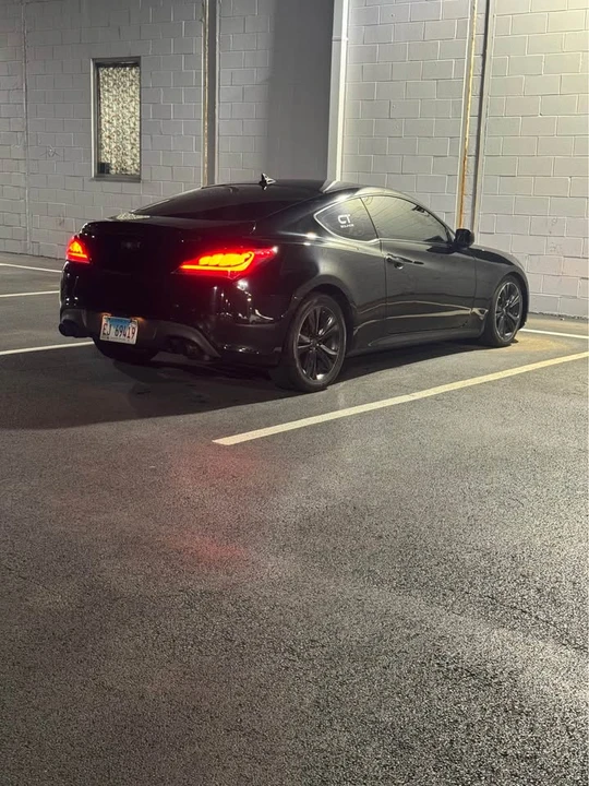 2010 Hyundai Genesis Coupe - Image 2 of 6