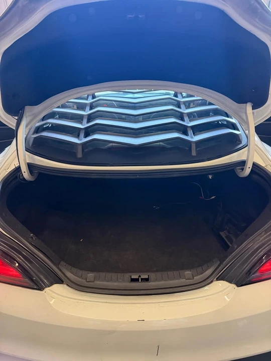 2010 Hyundai Genesis Coupe - Image 17 of 20