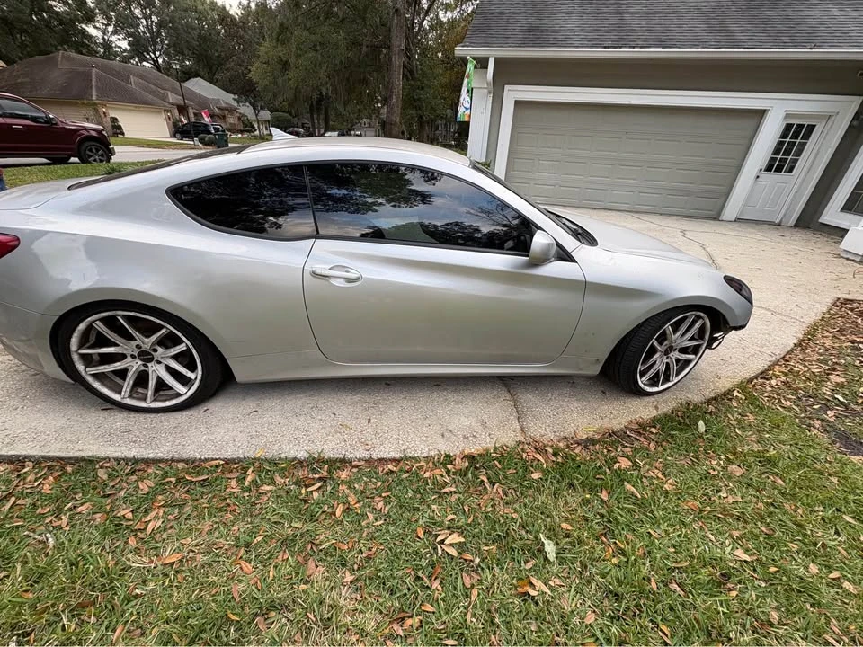 2010 Hyundai Genesis Coupe - Image 4 of 7