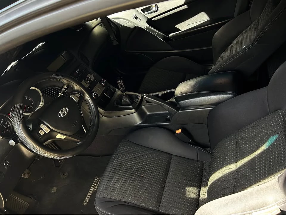 2010 Hyundai Genesis Coupe - Image 4 of 6