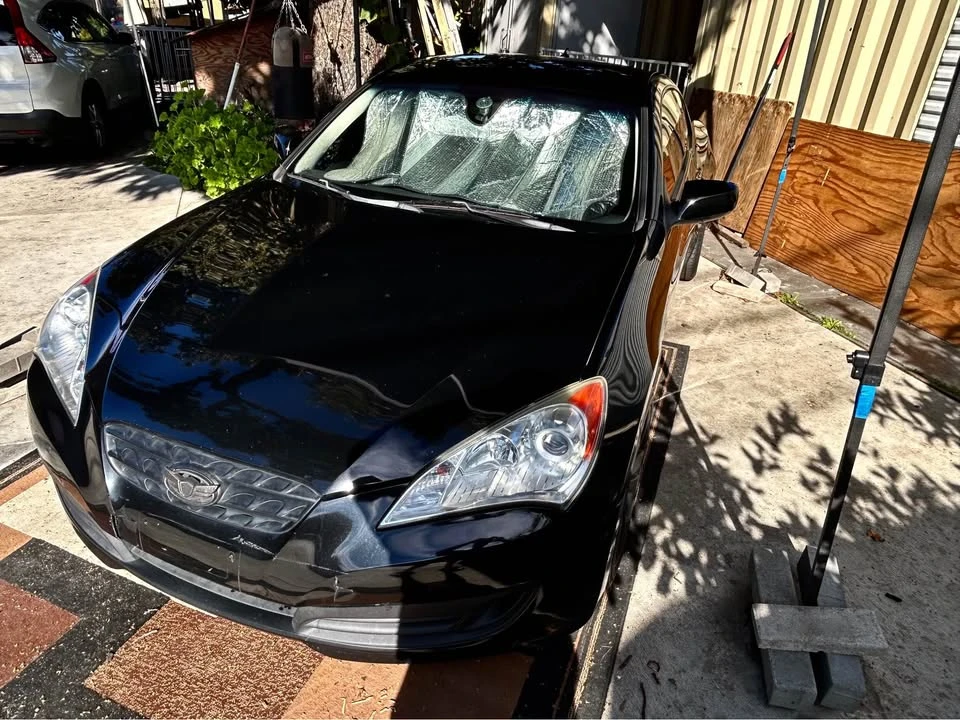 2010 Hyundai Genesis Coupe - Image 2 of 6