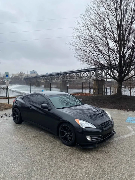 2010 Hyundai Genesis Coupe - Image 6 of 14