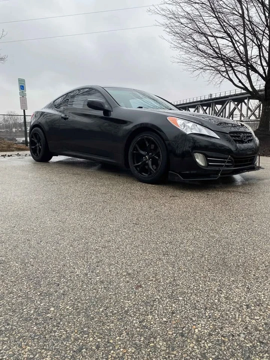 2010 Hyundai Genesis Coupe - Image 5 of 14