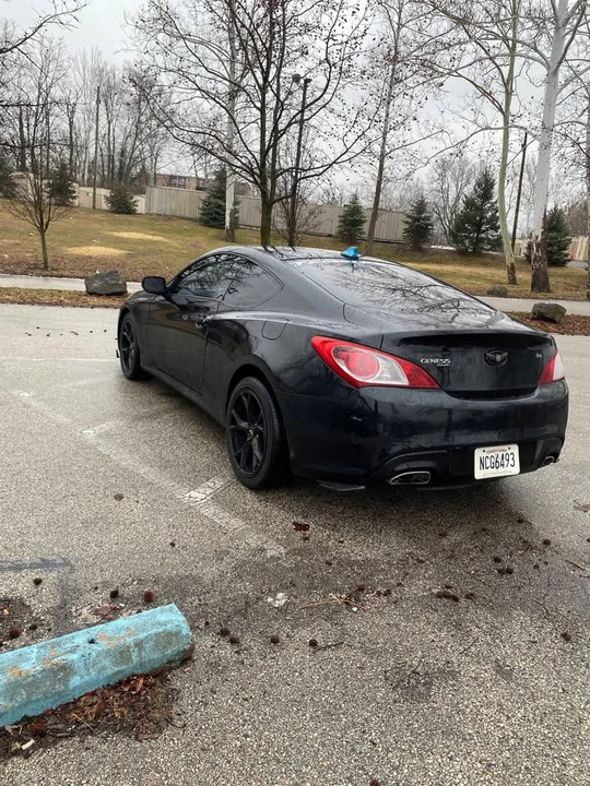 2010 Hyundai Genesis Coupe - Image 3 of 14