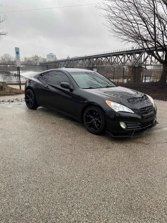 2010 Hyundai Genesis Coupe - Image 8 of 14