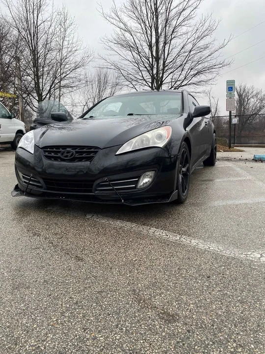 2010 Hyundai Genesis Coupe - Image 10 of 14