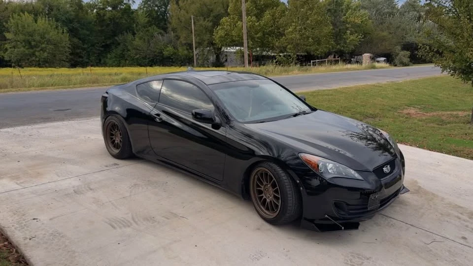 2010 Hyundai Genesis Coupe - Image 3 of 18