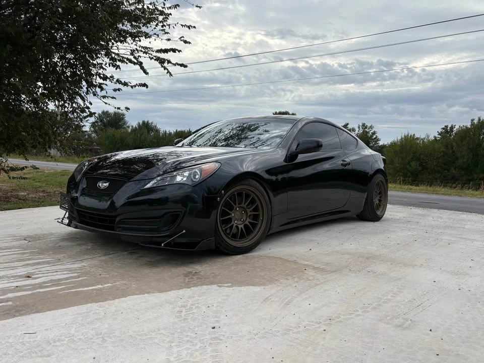 2010 Hyundai Genesis Coupe - Image 9 of 18