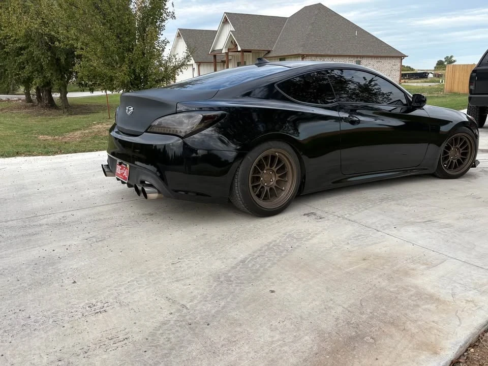 2010 Hyundai Genesis Coupe - Image 8 of 18